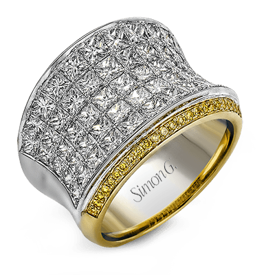 Right Hand Ring in 18k Gold
