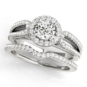 Round Diamond Halo Engagement Ring