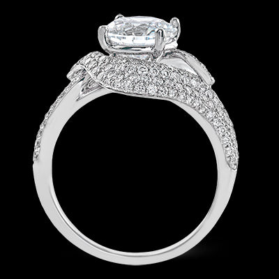Engagement Ring in 18k Gold with Diamonds