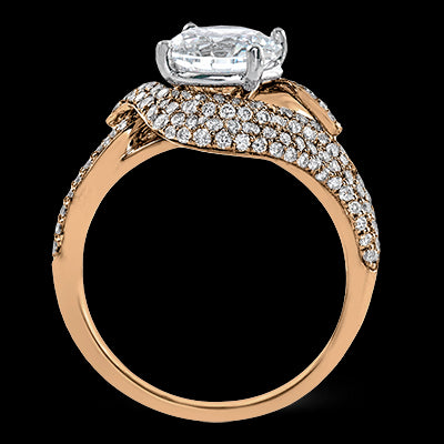 Engagement Ring in 18k Gold with Diamonds