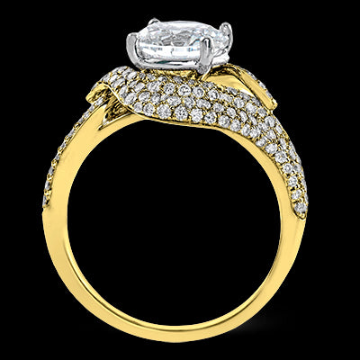 Engagement Ring in 18k Gold with Diamonds