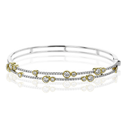 Bangle in 18k Gold with Diamonds