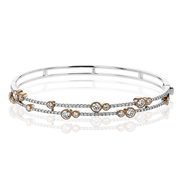 Bangle in 18k Gold with Diamonds