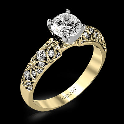 Engagement Ring in 18k Gold with Diamonds