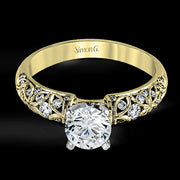 Engagement Ring in 18k Gold with Diamonds