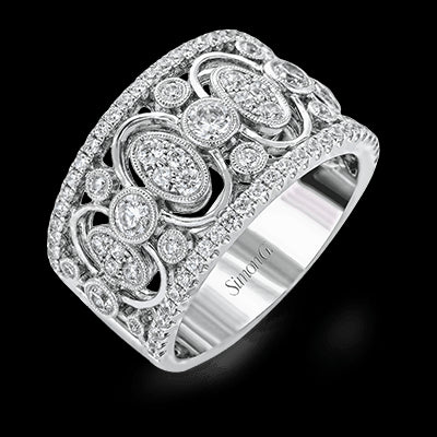 Right Hand Ring in 18k Gold with Diamonds