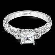 Engagement Ring in 18k Gold with Diamonds