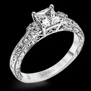 Engagement Ring in 18k Gold with Diamonds