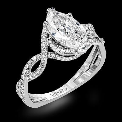 Engagement Ring in 18k Gold with Diamonds