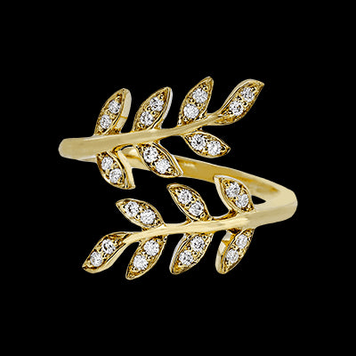 Right Hand Ring in 18k Gold with Diamonds