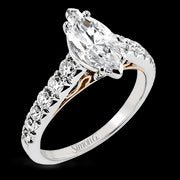 Engagement Ring in 18k Gold with Diamonds
