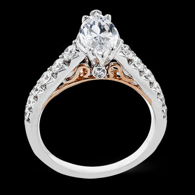 Engagement Ring in 18k Gold with Diamonds