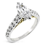 Engagement Ring in 18k Gold with Diamonds