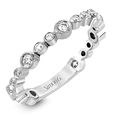 Right Hand Ring in 18k Gold with Diamonds