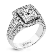 Engagement Ring in 18k Gold with Diamonds