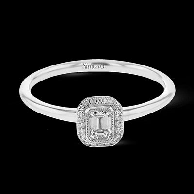 Engagement Ring in 18k Gold with Diamonds