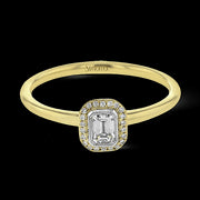 Engagement Ring in 18k Gold with Diamonds