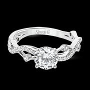 Engagement Ring in 18k Gold with Diamonds