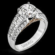 Engagement Ring in 18k Gold with Diamonds