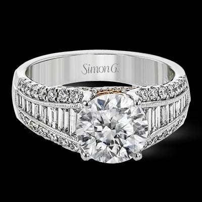 Engagement Ring in 18k Gold with Diamonds