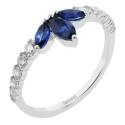 Right Hand Ring in 18k Gold with Diamonds