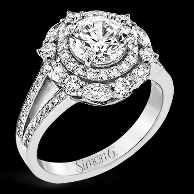 Engagement Ring in 18k Gold with Diamonds