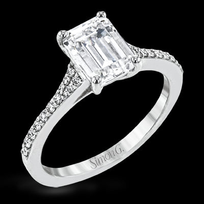 Engagement Ring in 18k Gold with Diamonds