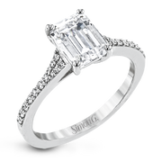 Engagement Ring in 18k Gold with Diamonds