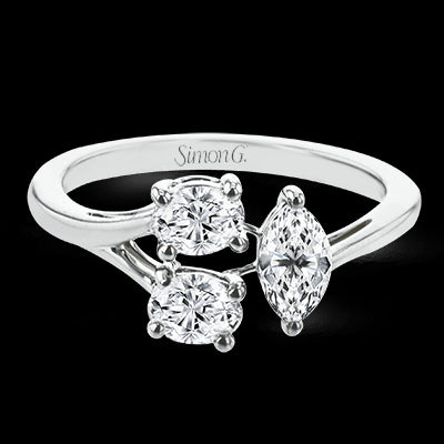 Right Hand Ring in 18k Gold