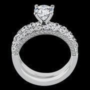 Engagement Ring in 18k Gold with Diamonds