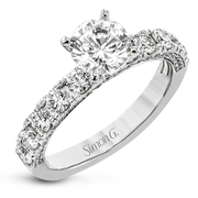Engagement Ring in 18k Gold with Diamonds
