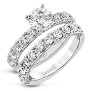 Engagement Ring in 18k Gold with Diamonds