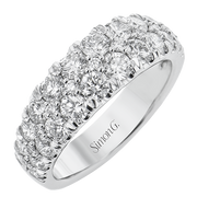 Engagement Ring in 18k Gold with Diamonds