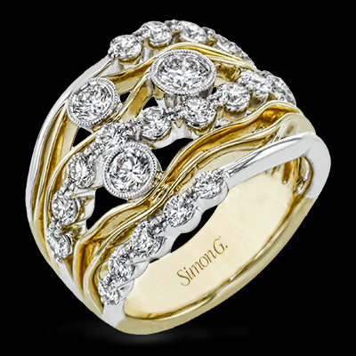 Right Hand Ring in 18k Gold with Diamonds