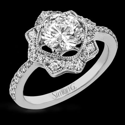 Engagement Ring in 18k Gold with Diamonds