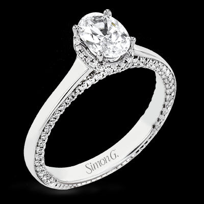 Engagement Ring in 18k Gold with Diamonds