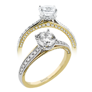 Engagement Ring in 18k Gold with Diamonds