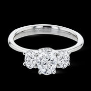 Engagement Ring in 18k Gold with Diamonds