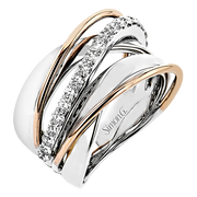 Right Hand Ring in 18k Gold with Diamonds