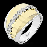 Right Hand Ring in 18k Gold with Diamonds