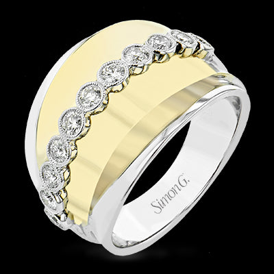Right Hand Ring in 18k Gold with Diamonds
