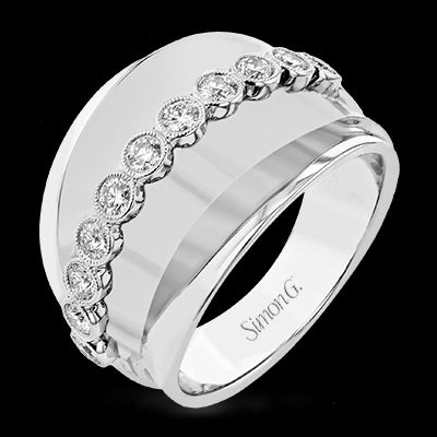 Right Hand Ring in 18k Gold with Diamonds