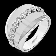 Right Hand Ring in 18k Gold with Diamonds