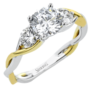 Engagement Ring in 18k Gold