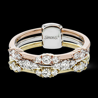 Right Hand Ring in 18k Gold with Diamonds