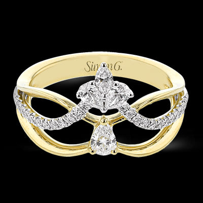 Right Hand Ring in 18k Gold with Diamonds