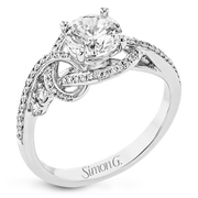 Engagement Ring in 18k Gold with Diamonds