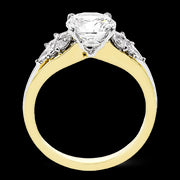 Engagement Ring in 18k Gold