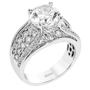 Engagement Ring in 18k Gold