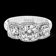 Engagement Ring in 18k Gold with Diamonds